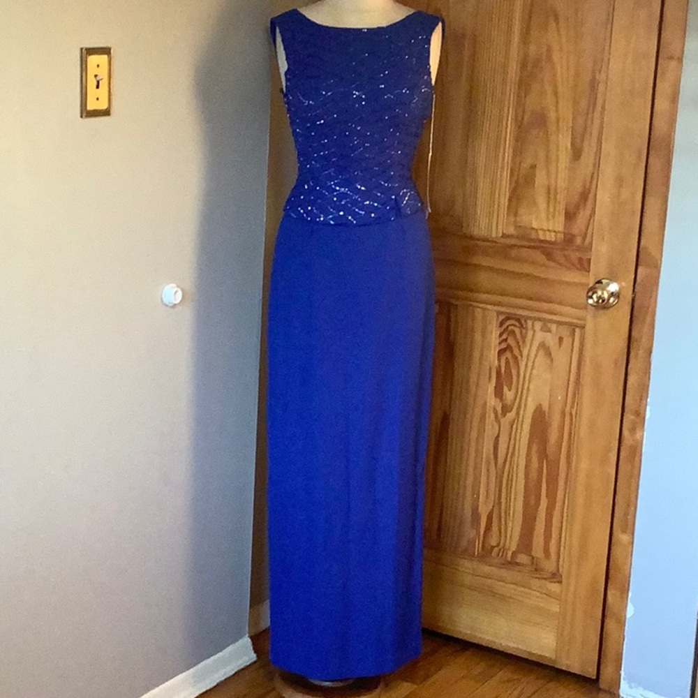 Aspeed Gown